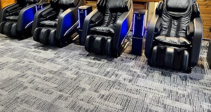 114 Queen Room with easy access to Bike Trail