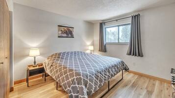 3 間睡房、書桌、Wi-Fi、床單