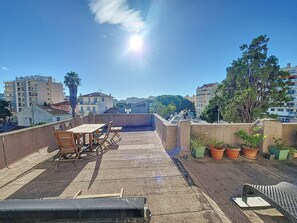 Outdoor dining - HENRI CAMILLE AGENCY -Pompadour - Studio city center - 8 min Palais (Cannes)