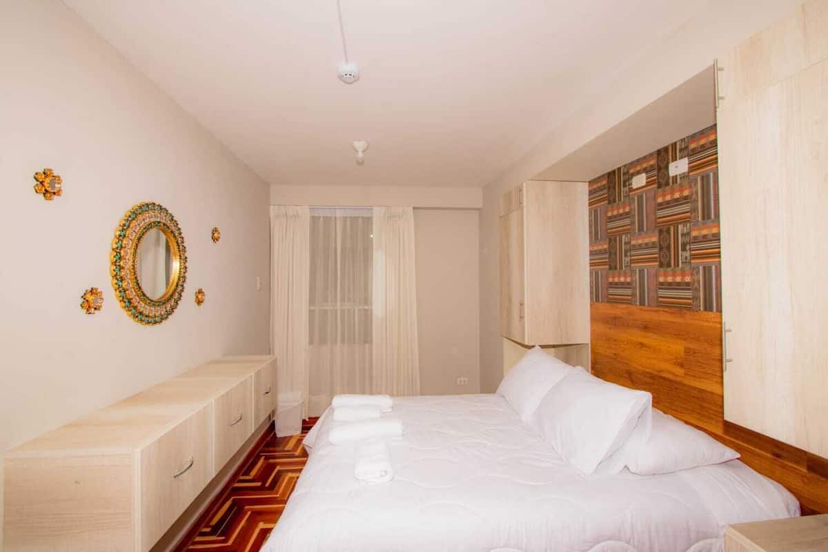 Executive Apartment | 3 bedrooms, iron/ironing board, free WiFi