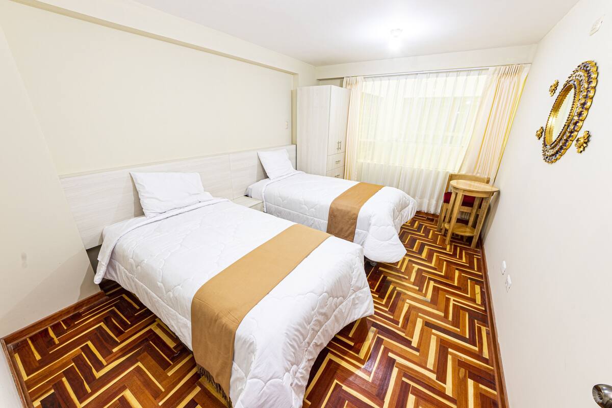 Executive Apartment | 3 bedrooms, iron/ironing board, free WiFi