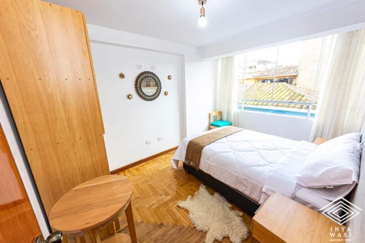 Executive Apartment | 3 bedrooms, iron/ironing board, free WiFi
