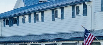 Bunk Room near Bishop's Beach - Pet friendly Bunkroom