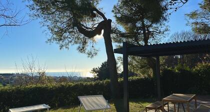 Casale Ăcru - Sirolo, splendid farmhouse with garden and sea view