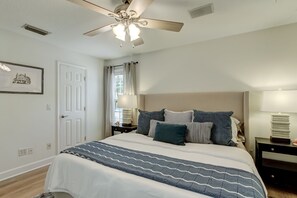 3 bedrooms, desk, iron/ironing board, free WiFi