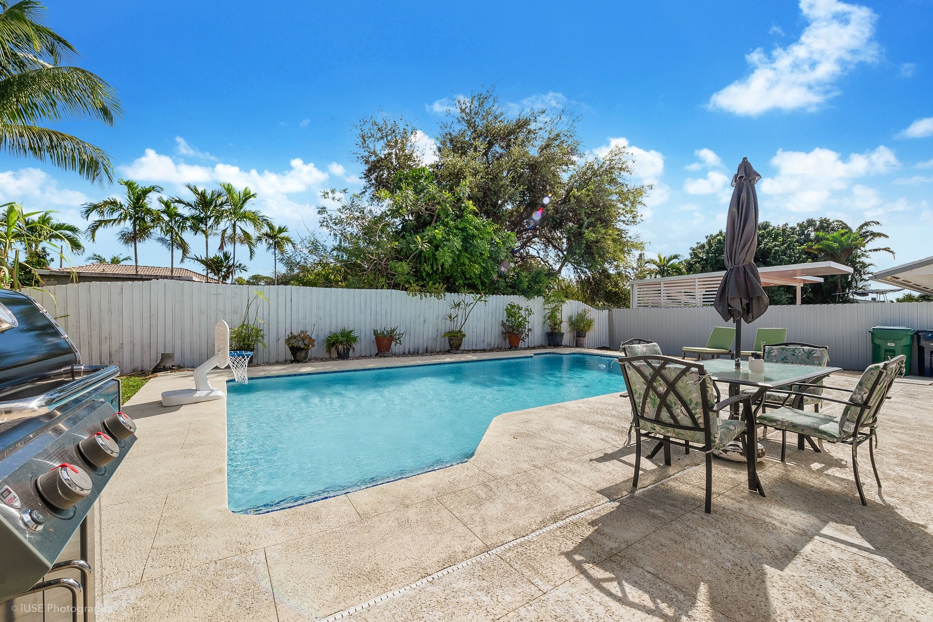 Charming & Quiet House with Pool in Homestead, FL