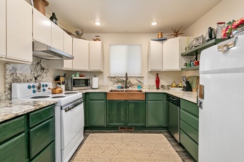 Sunset Retro Ride 2BR + Bikes