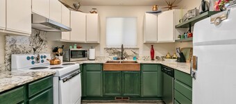 Sunset Retro Ride 2BR + Bikes