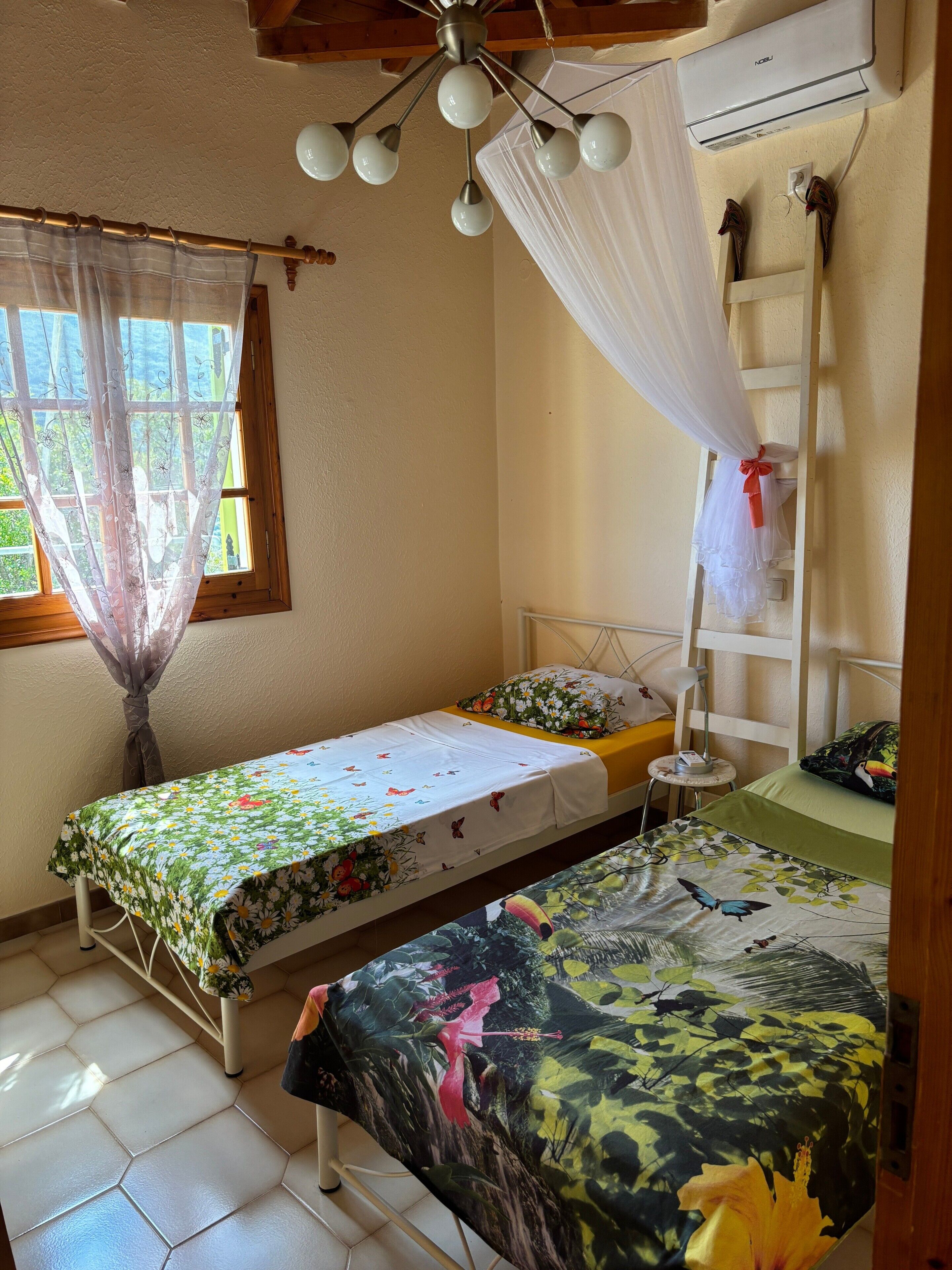 2 habitaciones, tabla de planchar con plancha y wifi gratis 