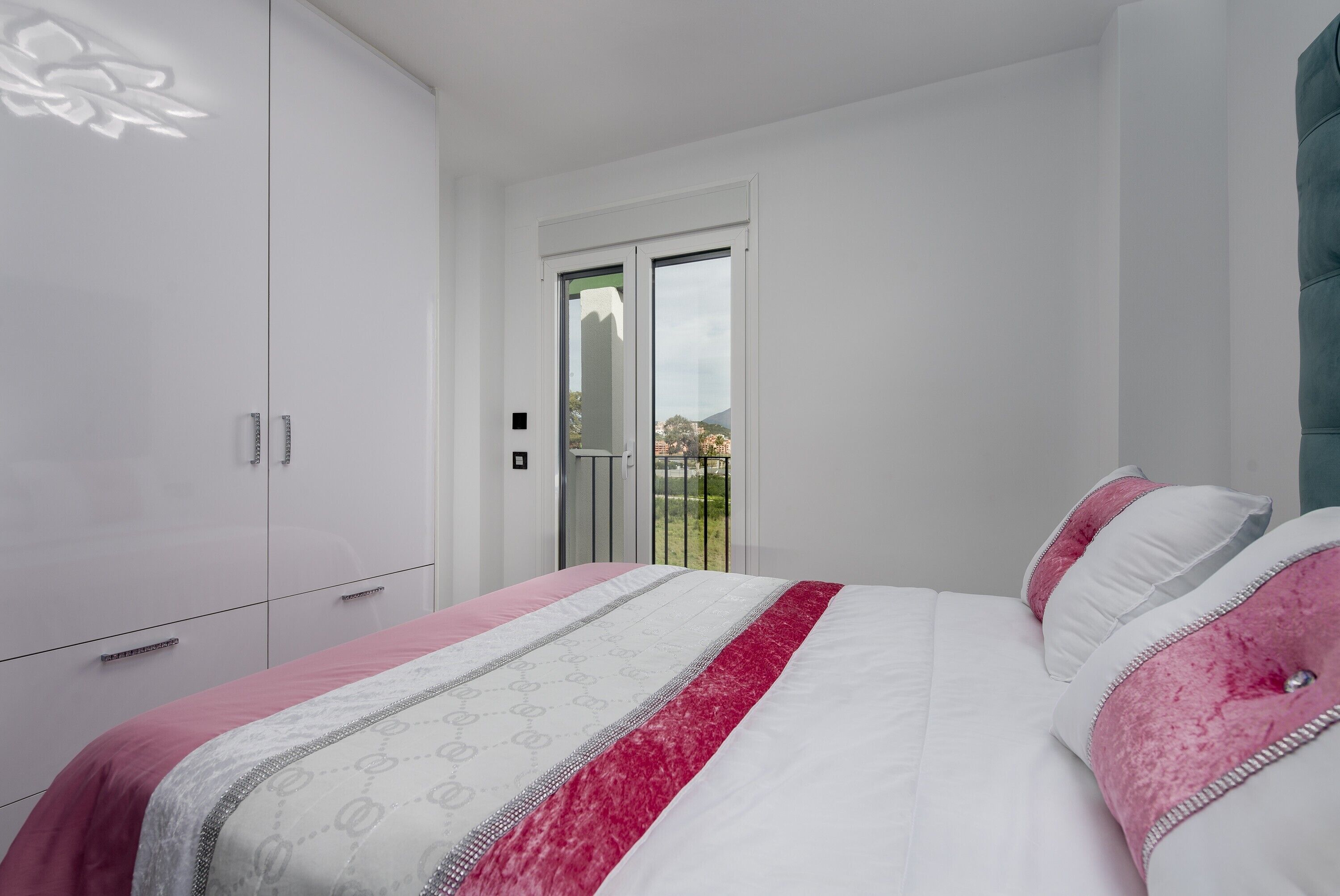 2 quartos, Wi-Fi de cortesia, roupa de cama