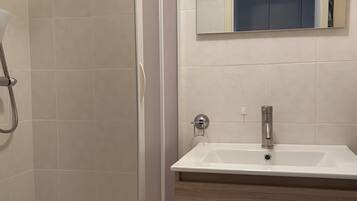 Een douche, een haardroger