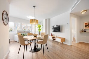 Dining - Holiday Apartment "Floperw 2" with Wi-Fi (Malaga)