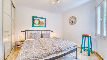 3 bedrooms, free WiFi, bed sheets