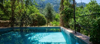 Country House 'Sa Cabana D'es Vicari' with Mountain View, Private Pool and Wi-Fi