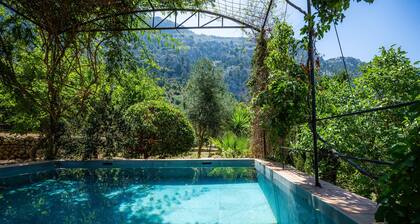 Country House 'Sa Cabana D'es Vicari' with Mountain View, Private Pool and Wi-Fi