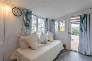 2 slaapkamers, een strijkplank/strijkijzer, gratis wifi, beddengoed