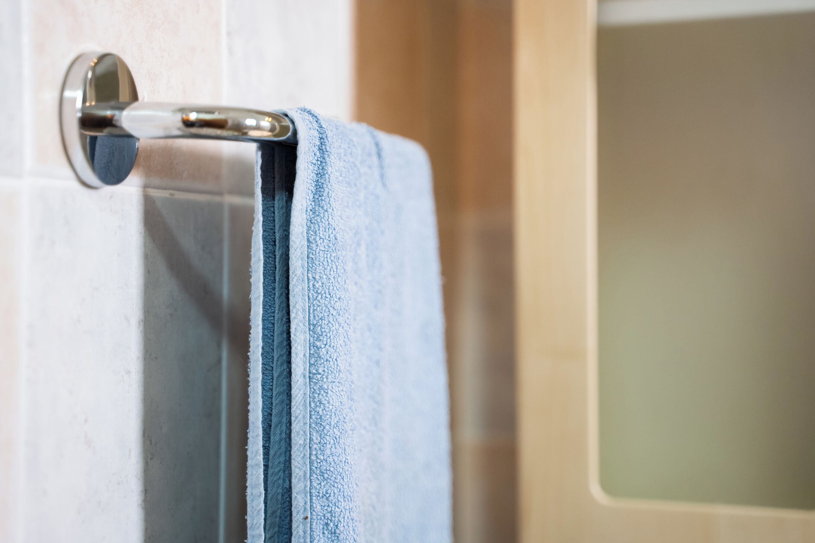 Dusch, hårtork och handdukar