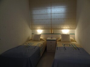 3 chambres, fer et planche à repasser, Wi-Fi gratuit, draps fournis