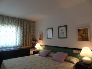 2 camere, ferro/asse da stiro, Wi-Fi gratuito, lenzuola