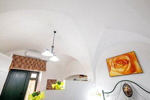 Interior - Holiday Home 'Dimora Dei Messapi' with Wi-Fi and Air Conditioning (Ceglie Messapica)