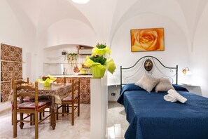 Dining - Holiday Home 'Dimora Dei Messapi' with Wi-Fi and Air Conditioning (Ceglie Messapica)