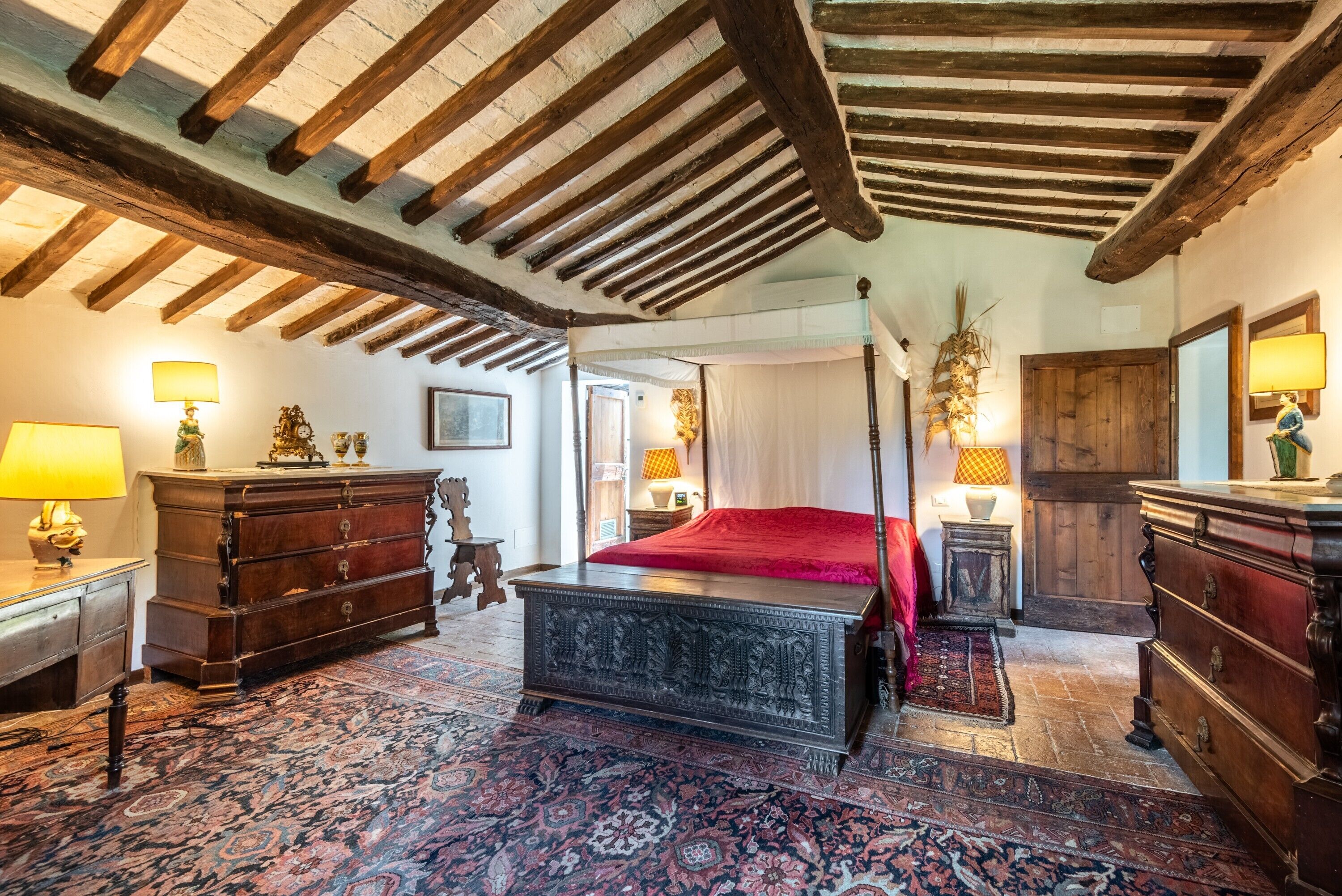 5 Schlafzimmer, Schreibtisch, kostenloses WLAN, Bettwäsche