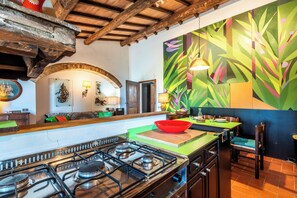 Dining - Apartment 'Casa Rosa A Murlo' with Shared Pool, Wi-Fi and Air Conditioning (Murlo)