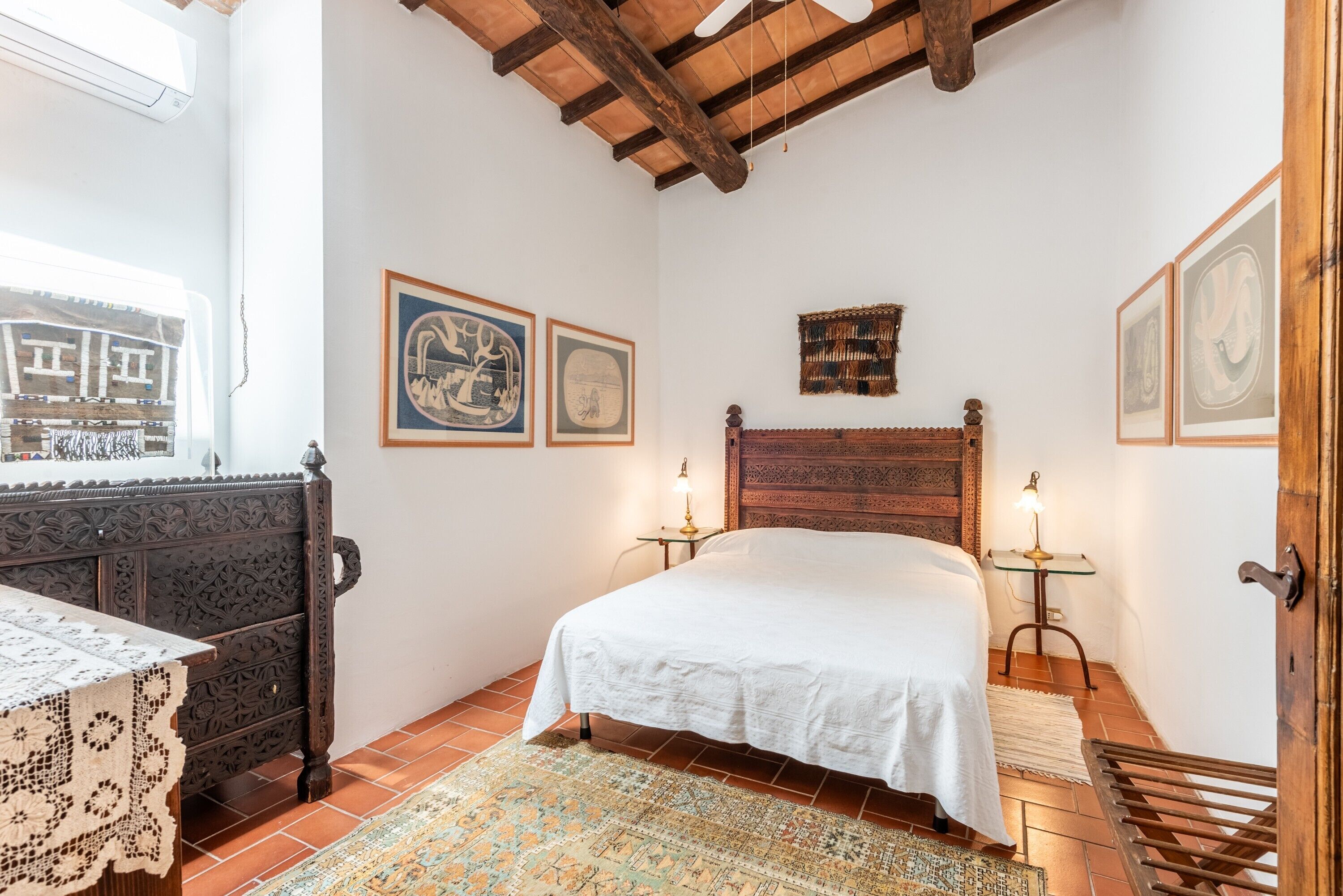 1 habitación, tabla de planchar con plancha, wifi gratis y ropa de cama 