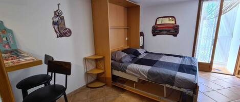 1 bedroom, iron/ironing board, free WiFi, bed sheets