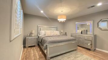 3 makuuhuonetta, silitysrauta/-lauta, Wi-Fi, vuodevaatteet