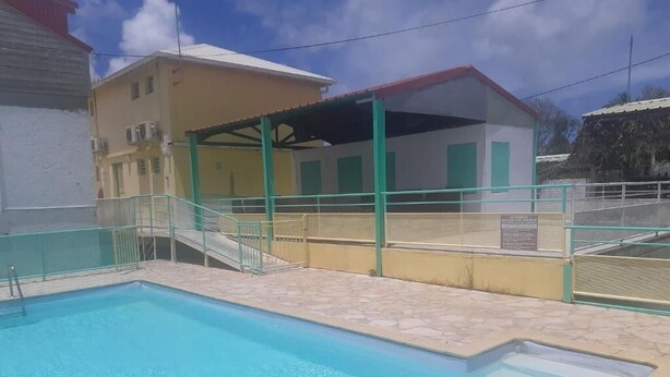 Outdoor pool - El Rancho (Grand-Bourg)