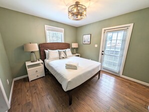 3 室のベッドルーム、アイロン / アイロン台、WiFi、ベッドシーツ