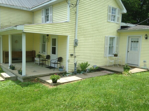 Terrace/patio - The Orchard-A Place to get Away and Relax at our cozy,remodeled, historic house. (Middleburg)