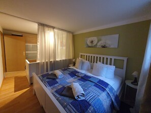 1 bedroom, travel crib, WiFi, bed sheets - Kurort Oberwiesenthal - Erholung, 2-zi.-fewo Ansprechend, Gemütlich mit Terasse (Oberwiesenthal)