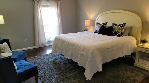 3 bedrooms, iron/ironing board, WiFi, bed sheets