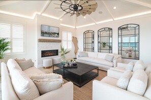 TV, fireplace