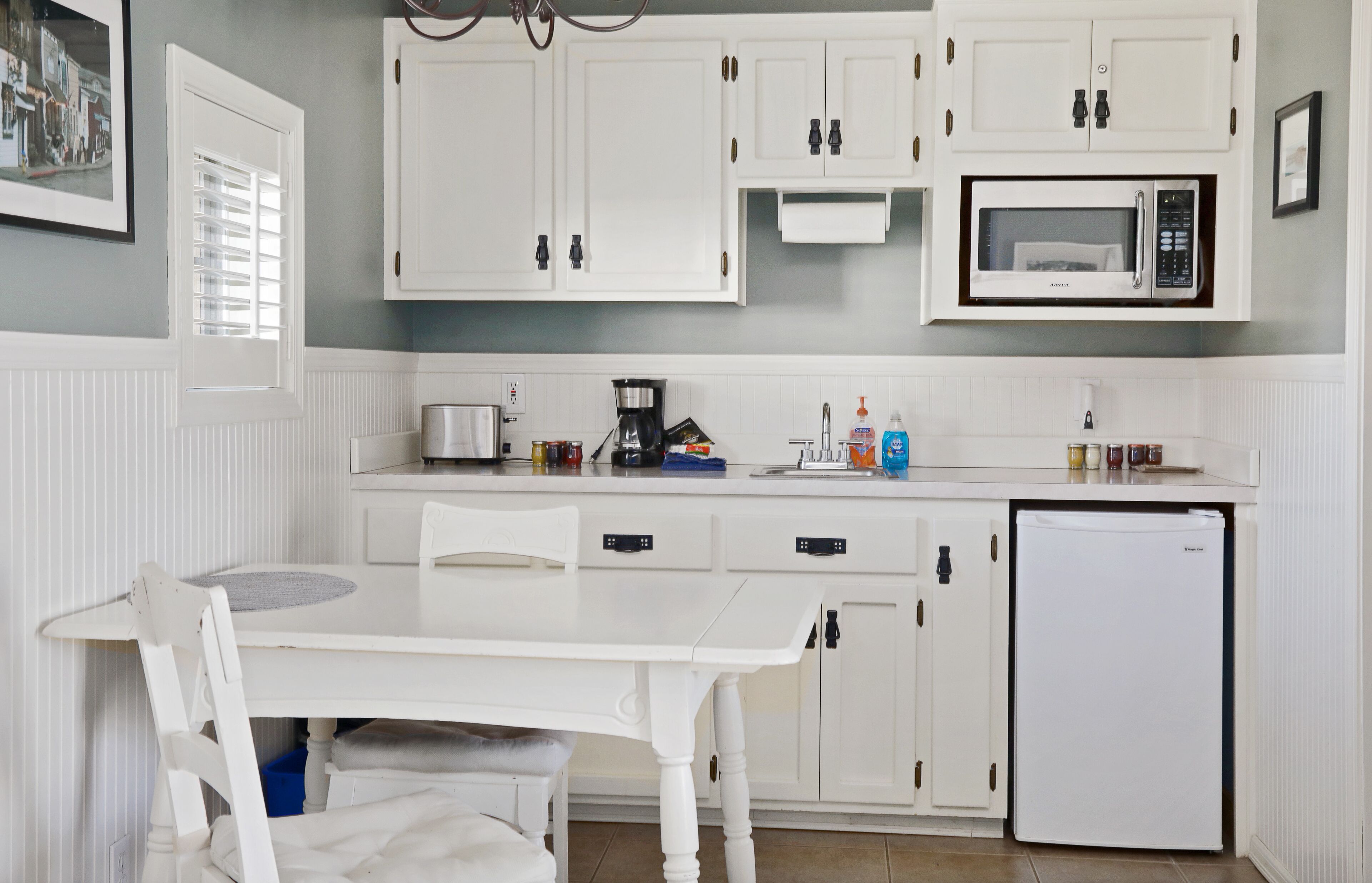 Fridge, microwave, coffee/tea maker, toaster