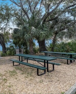 Outdoor dining - Condo minutes to Disney & Universal 3 bdr (Kissimmee)
