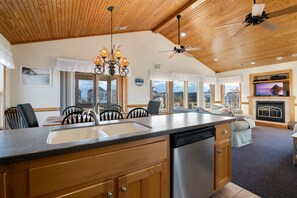 Interior - 6072 Barefeat * 3 Min Walk to Beach*Pool (Nags Head)