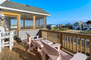 Terrace/patio - 6072 Barefeat * 3 Min Walk to Beach*Pool (Nags Head)