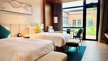 In-room safe, laptop workspace, soundproofing, free WiFi