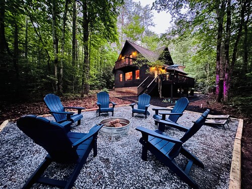 Close to Everything! 3BR Sleeps 9 - King Bd - 5min Helen & Anna Ruby Falls