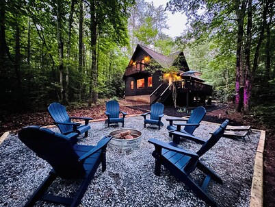 Close to Everything! 3BR Sleeps 9 - King Bd - 5min Helen & Anna Ruby Falls