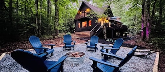 Close to Everything! 3BR Sleeps 9 - King Bd - 5min Helen & Anna Ruby Falls