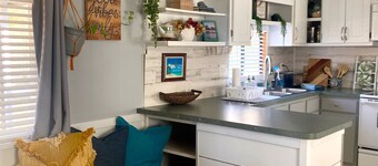 Nature's Nook -10 Minutes To Rainbow Springs! Rural, Fire Pit, Screened In Porch