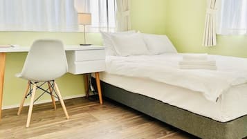 3 bedrooms, premium bedding, desk, free WiFi