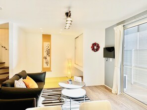 32-inch flat-screen TV with digital channels