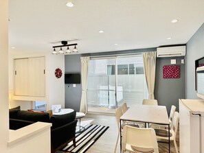 TV a schermo piatto 32 pollici con canali digitali