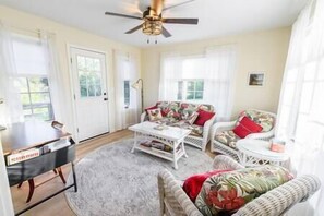 TV, DVD player - The Meadows at Kimstead Farm (Pepperell)