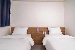 Quarto duplo (A) | Escrivaninha, espaço de trabalho para notebook, Wi-Fi de cortesia